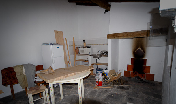 Sobreira Cottage kitchen, before